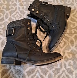 Woman combat boots